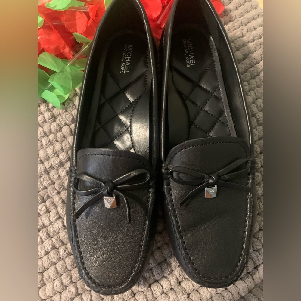 Michael kors flat shoes